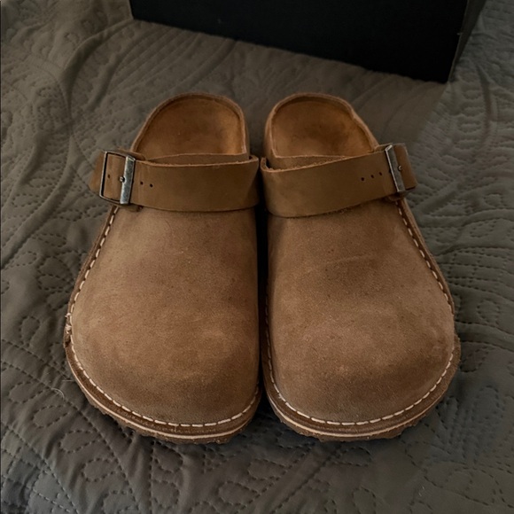 Size 11 Women’s Birkenstock Clogs - Picture 5 of 5
